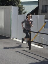 「全力坂」のRINA出演シーン。