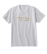 Charモデルの「Love & Peace and ... How?」Tシャツ。