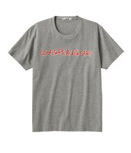 奥田民生モデルの「LOVE & PEACE & CARP」Tシャツ。