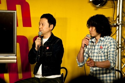 初顔合わせとは思えないほど打ち解けていた斉藤と板尾。