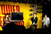 写真はトークイベントの模様。