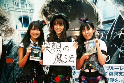 写真左から北原里英、高城亜樹、多田愛佳。