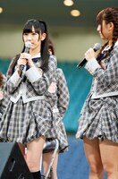 写真左から渡辺麻友、高城亜樹。