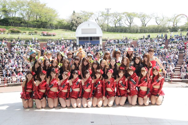 SDN48の1期生および2期生、合わせて35名がひさびさに集結。