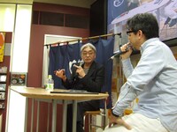 トークでは現在問題となっている原発事故についても言及し、「こんなことがあっちゃいけないんです」と語った細野晴臣。