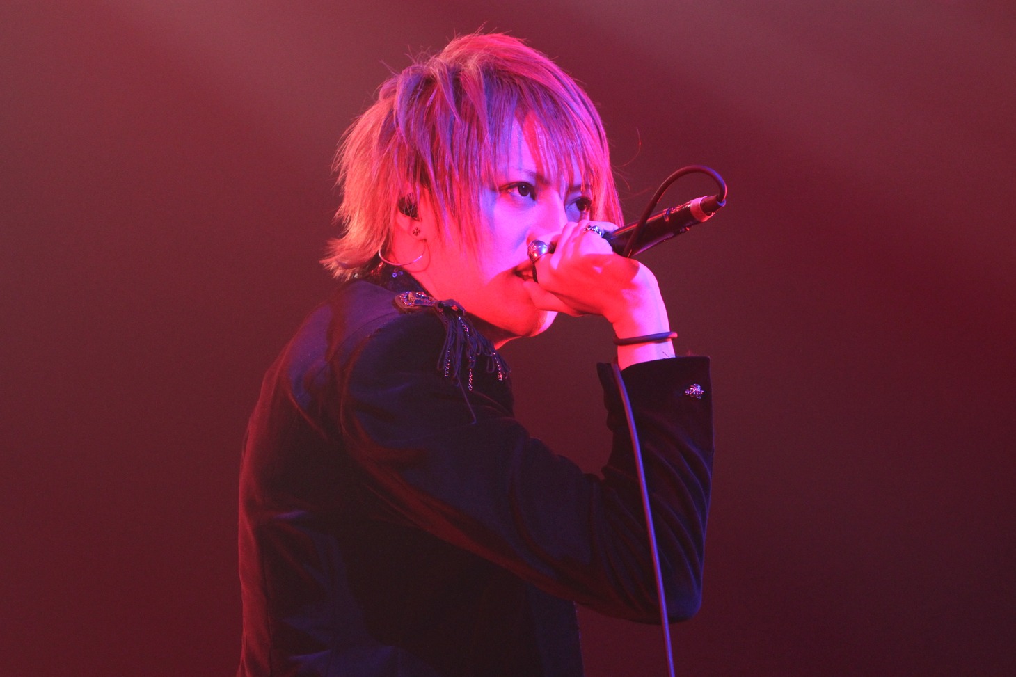 昨日4月25日の赤坂BLITZ公演より全国ツアーをスタートさせたAlice Nine（写真はライブの様子）。