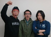 今週の人気の画像8位は「Hi-STANDARD難波、横山、恒岡がTwitterで緊急声明」より、難波章浩、恒岡章、横山健（写真左から）。