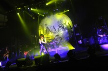 写真は「LUNA SEA 3D IN LOS ANGELS」の1シーン。(C)2011 by LUNA SEA inc.