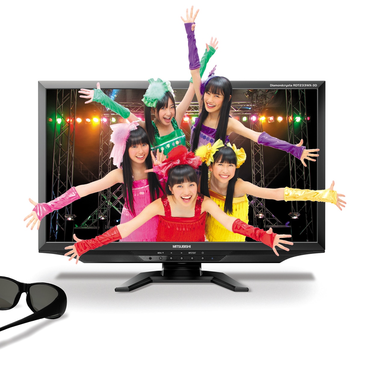 三菱電機「Diamondcrysta WIDE」の電気店店頭ディスプレイでは、ももクロZの新曲「コノウタ」のビデオクリップがいち早く公開中だ。