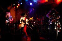 写真は4月29日のライブの模様。