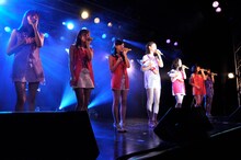 写真は5月1日の「キャナァーリ倶楽部ライブ2011春 Love is here～希望の光～」より。