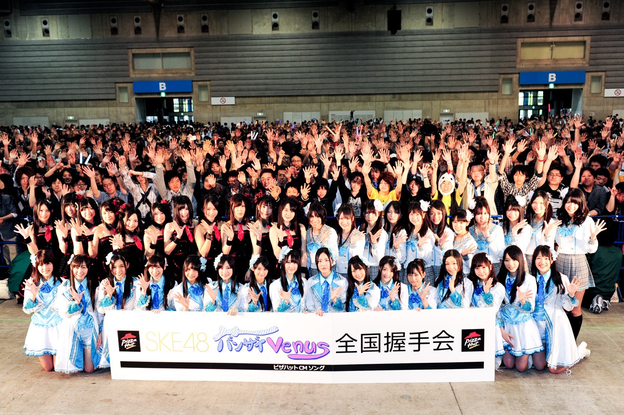 全国握手会イベントのフォトセッションより。