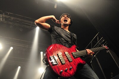 写真は5月5日の「J 14th ANNIVERSARY SPECIAL LIVE Set FIRE Get HIGHER -FIRE HIGHER 2011-」公演の様子。
