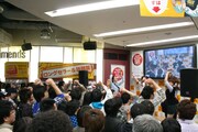 タワーレコード新宿店インストアイベントの様子。