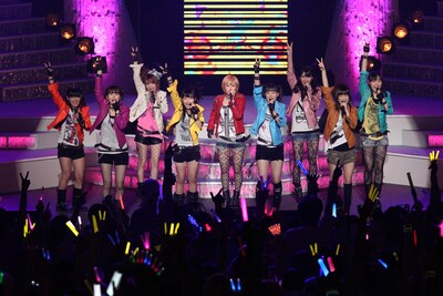 息の合ったパフォーマンスを見せたモーニング娘。の9人。