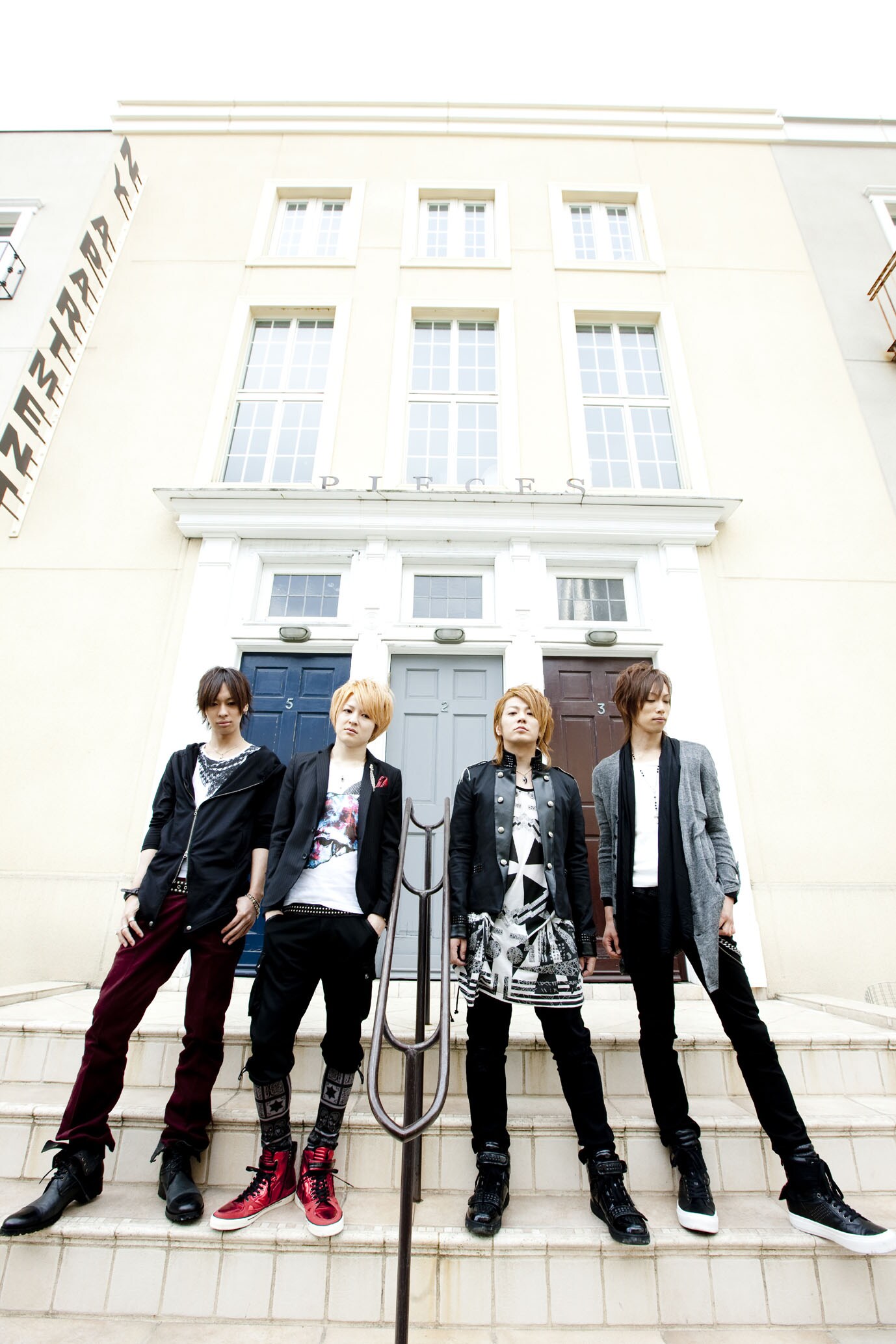 新体制12012、夏に対バンツアー＆東名阪ワンマン決定 - 音楽ナタリー