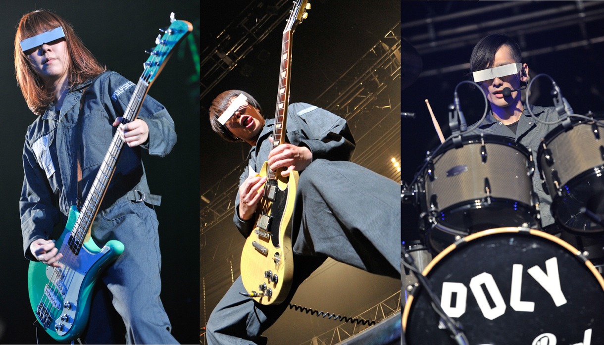 写真はワンマンライブ「コニチワ！ New POLYSICS!!! ～マッハ AX ギュンギュンギュン!!!～」の様子。