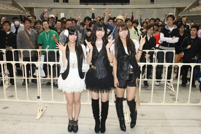 幕張メッセで行われた握手会の様子。