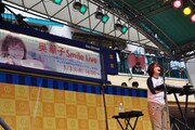 写真は5月3日に東京・サンストリート亀戸で行われた「スマイルライブ」の模様。