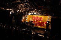 激選を勝ち抜いて招待されたファン70人は、貴重なひとときを存分に楽しんでいた。