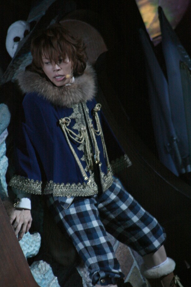 夜の国に潜入しようとするTAKANORI。