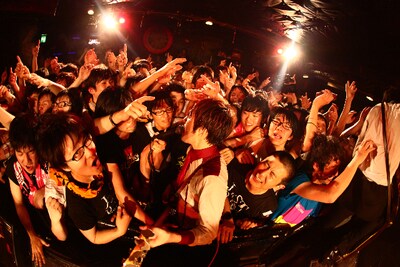 本日の下北沢SHELTER公演（写真）のライブレポートは、後日ナタリーに掲載予定。