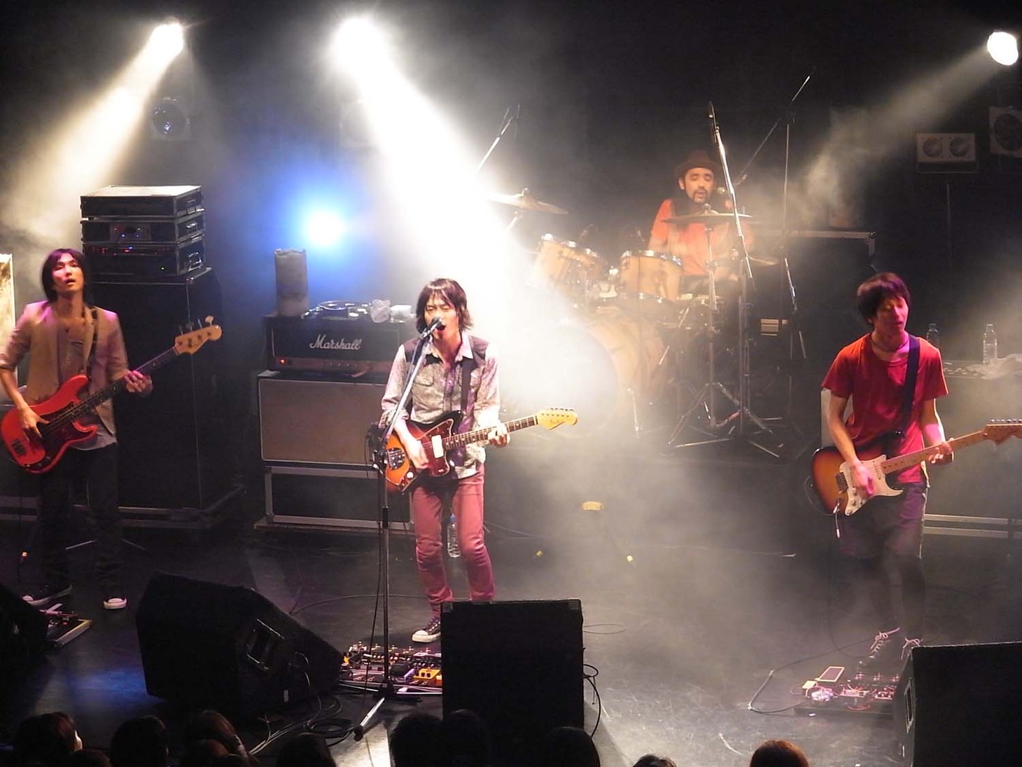 「NICO Touches the Walls TOUR 2011 PASSENGER ～We are Passionate Messenger～」福岡公演の様子。