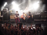 「NICO Touches the Walls TOUR 2011 PASSENGER ～We are Passionate Messenger～」福岡公演の様子。