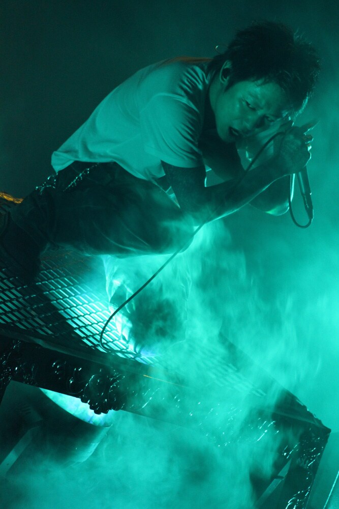 「『a knot』only TOUR2011 THE DECOMPOSITION OF THE MOON」大阪公演の様子。