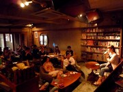 写真は「HATSUKOI」先行試聴イベントの様子。