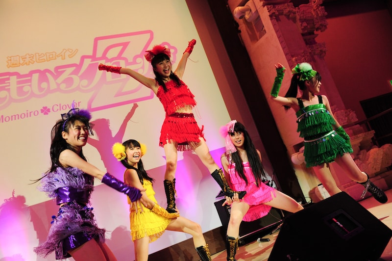 新曲「Z伝説～終わりなき革命」間奏に取り入れられた組体操（写真は本日5月17日に行われたスターチャイルドレーベルのコンベンションイベント「Spark!」より）。