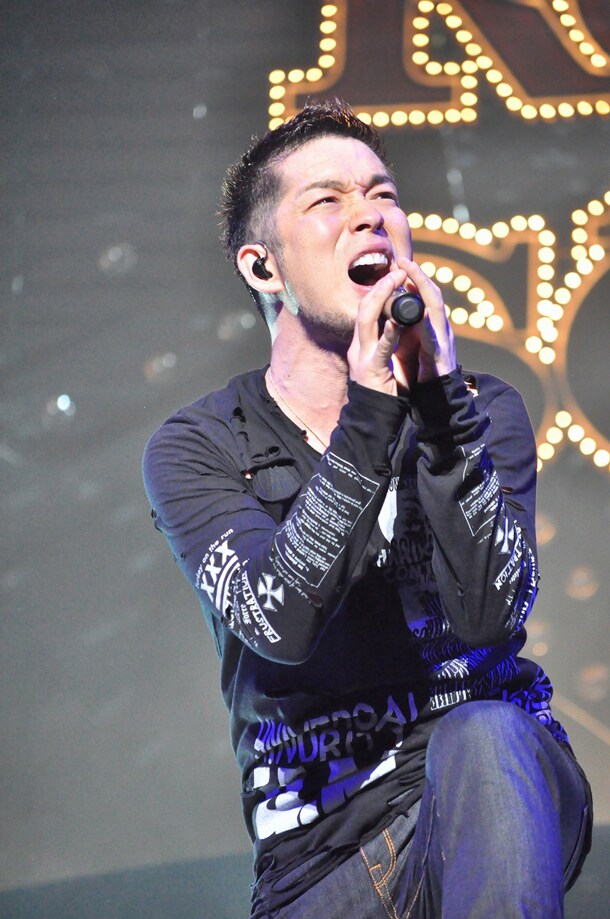 写真は4月24日の日本武道館公演での清木場俊介。