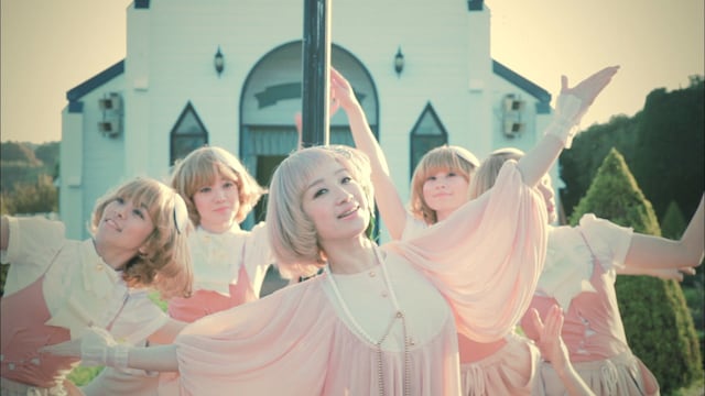 「しんぱい」のビデオクリップのワンシーン。