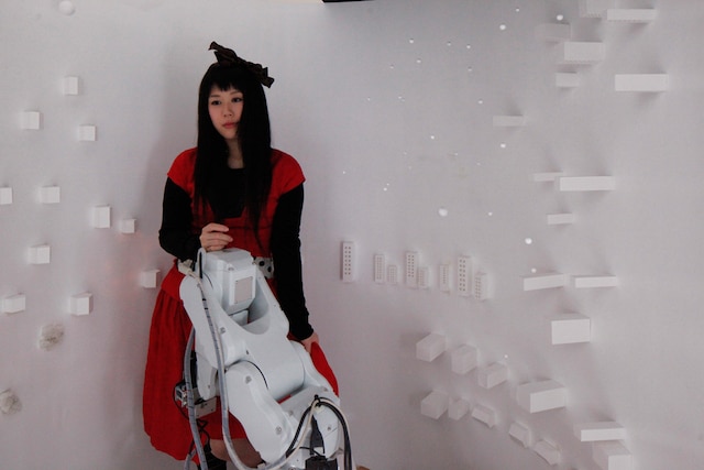 やくしまるえつこ