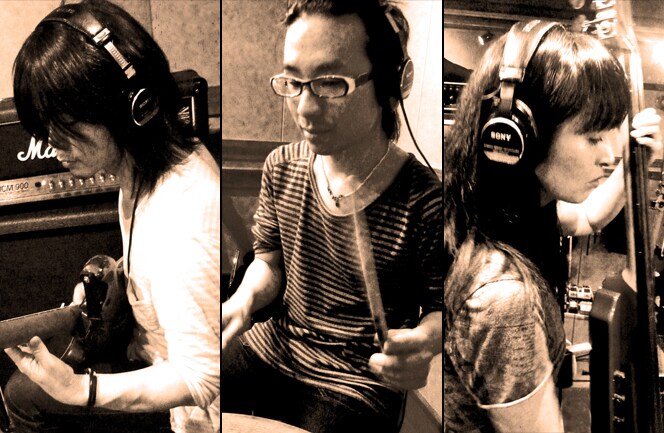 特設サイトにはメンバー3人からのメッセージを掲載中。