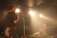 5月4日のゲストとして登場したシャカッチ（写真左）と池田（写真右）。