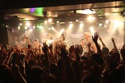 写真は5月14日公演アンコールの模様。