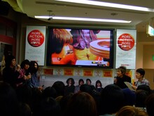 黒猫チェルシーインストアイベントの様子。