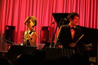 坂本真綾（写真左）とHiro-a-key。