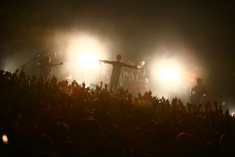 「ONE OK ROCK 2011 "Answer is aLive" TOUR」Zepp Tokyo公演の模様。