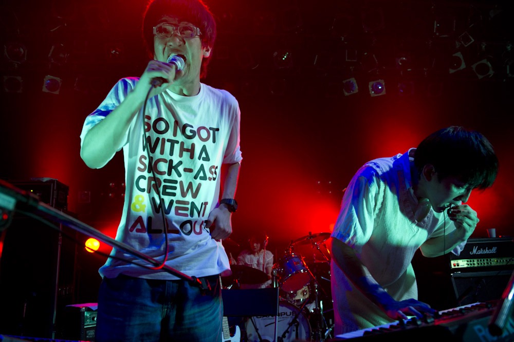 神聖かまってちゃんフリーライブツアー東京・LIQUIDROOM ebisu公演の模様。(C)森リョータ