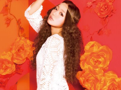 最新アルバム「Thank you, Love」が前作に続きオリコンウィークリーチャート1位を記録した西野カナ。