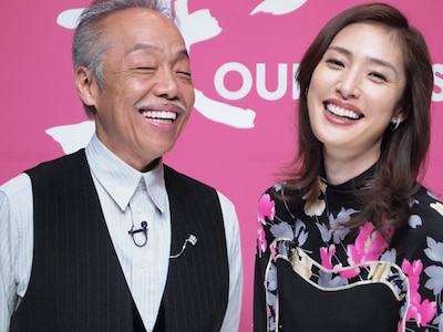 対談ゲストの天海祐希（写真右）は、現在フジテレビ系ドラマ「BOSS」に主演中。