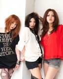 BLiSTAR（写真中央がMAYU）