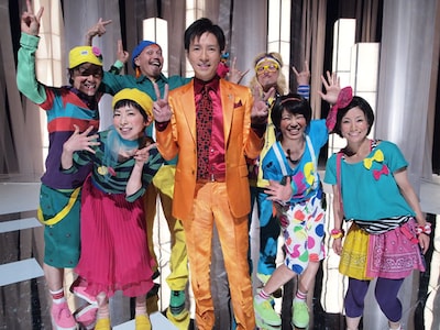 郷ひろみ（写真中央）