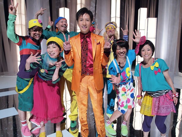 郷ひろみ（写真中央）