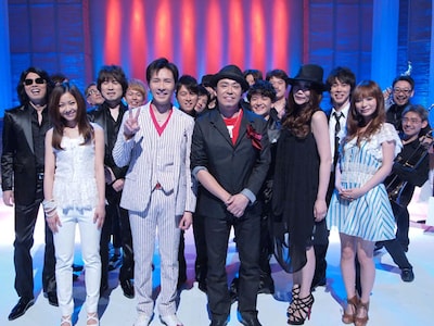 出演者全員の収録ショット。