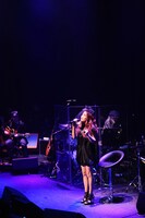 写真は「JUJU Special Live“ジュジュ苑2011”」の模様。