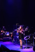 写真は「JUJU Special Live“ジュジュ苑2011”」の模様。