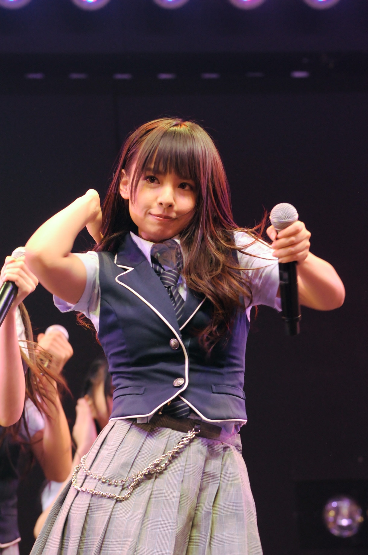 山田菜々